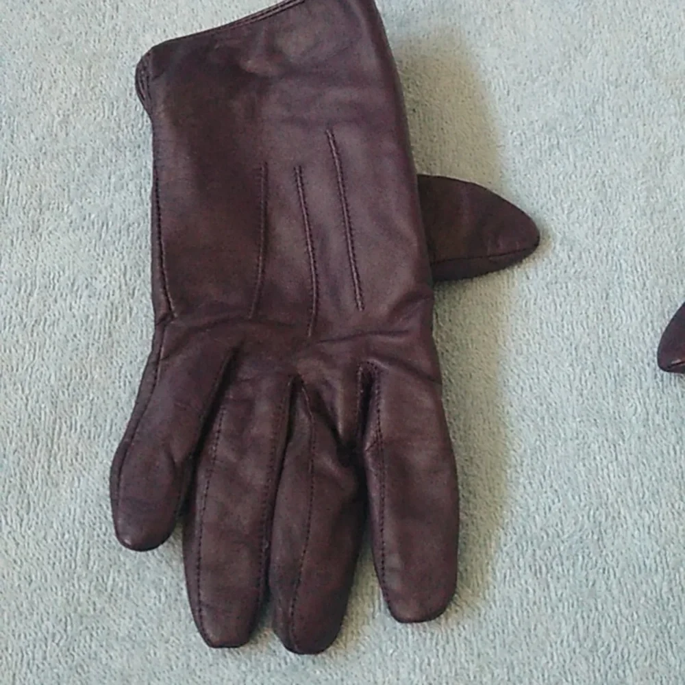 Source Unknown ladies leather